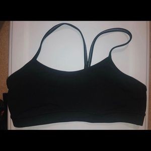 Black lulu lemon sports bra